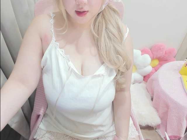 Mialala's BongaCams show and profile