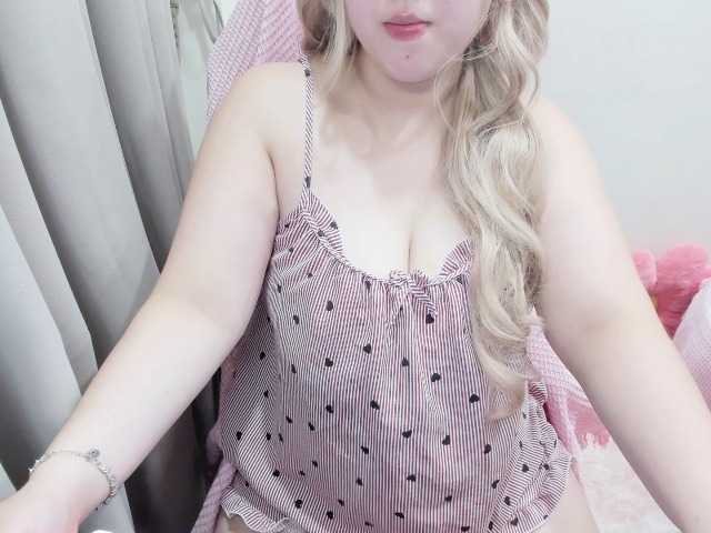 Mialala's BongaCams show and profile