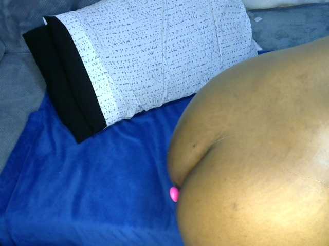 thebooty21 live cam on BongaCams