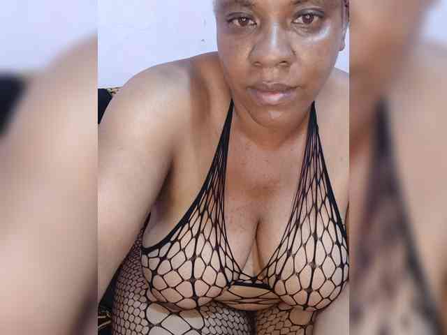 Carolnti Live Webcam on BongaCams