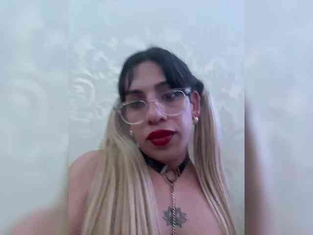 Diablita12 Live Webcam on BongaCams