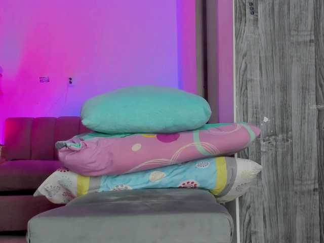 angisousa's BongaCams show and profile