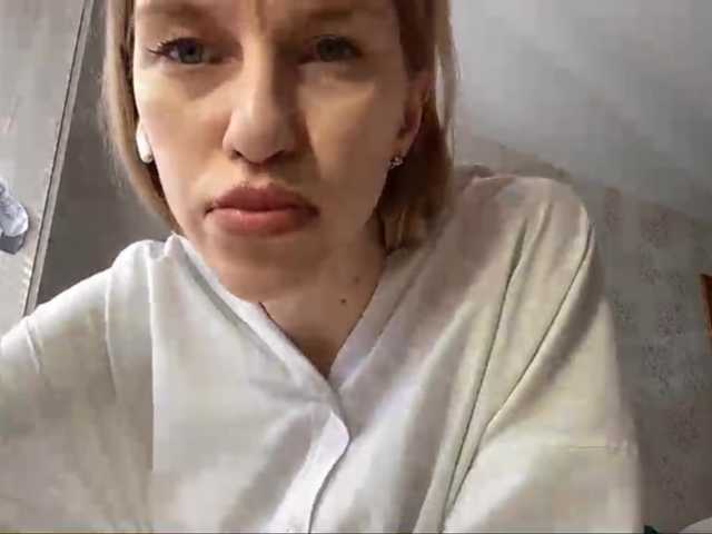 FloLifschitz's BongaCams show and profile