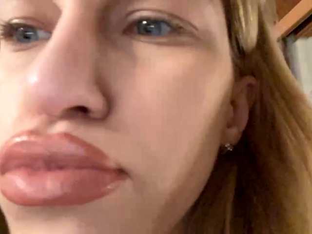 FloLifschitz's BongaCams show and profile