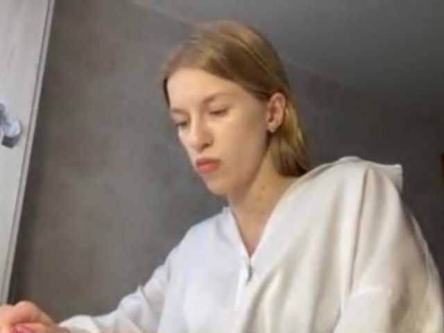 FloLifschitz's BongaCams show and profile