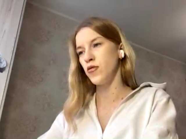  FloLifschitz chat room