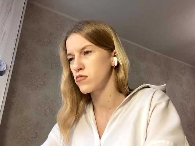  FloLifschitz chat room