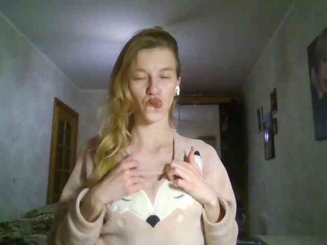 Model: FloLifschitz