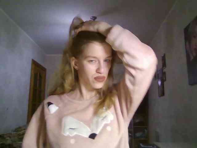 Model: FloLifschitz