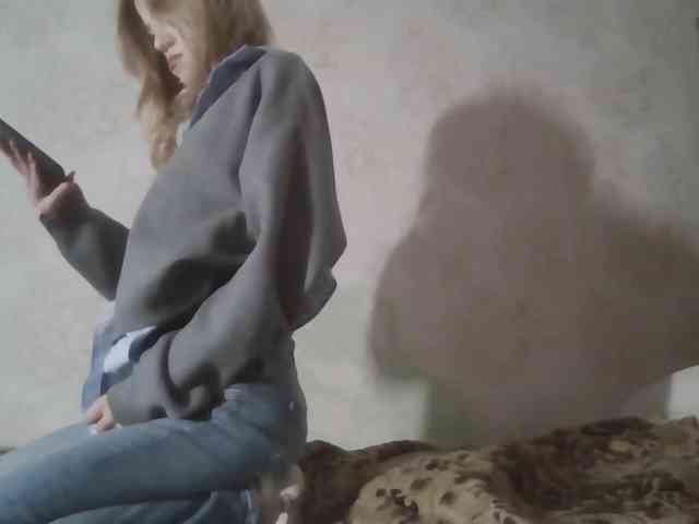 Model: FloLifschitz