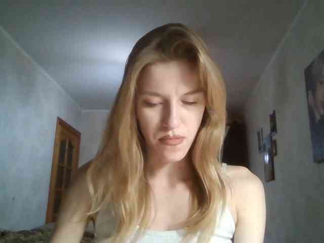 Model: FloLifschitz