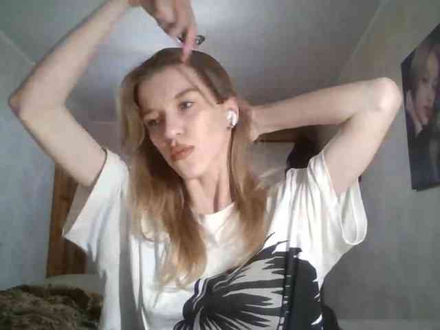 Model: FloLifschitz