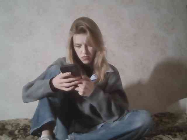 Model: FloLifschitz