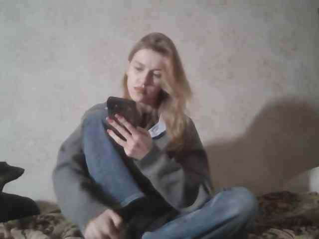 Model: FloLifschitz