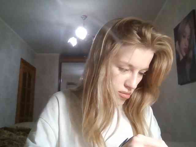 Model: FloLifschitz