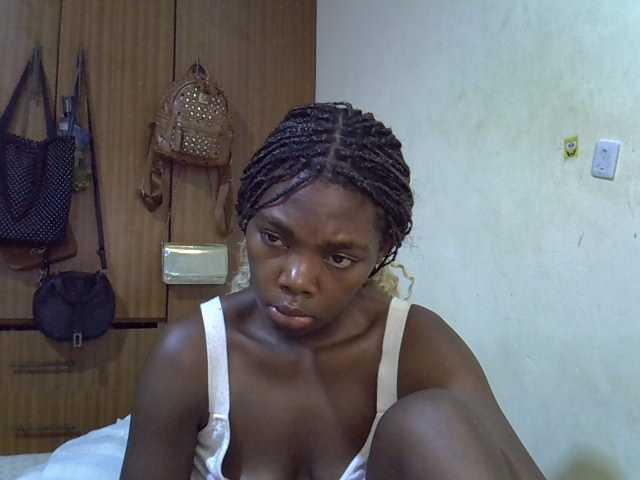le modèle cute-tamara est en webcam porno dans un show sur le site bongacams, il possède les tags suivants: Ebony,Brunette,Trimmed