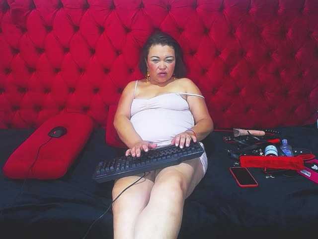 AngelicaMilf03 webcam