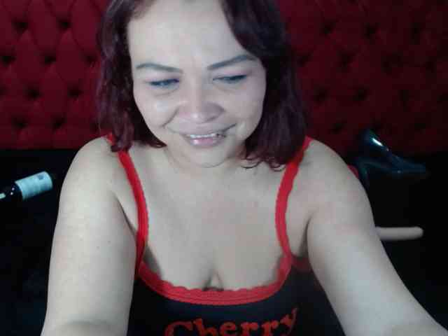 angelicamilf03's live room
