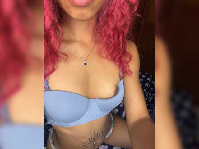 freyela live cam on BongaCams