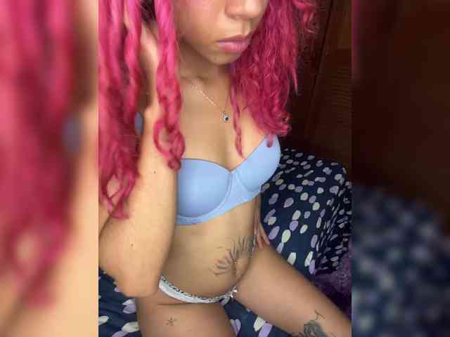 LilTrixxxi webcam