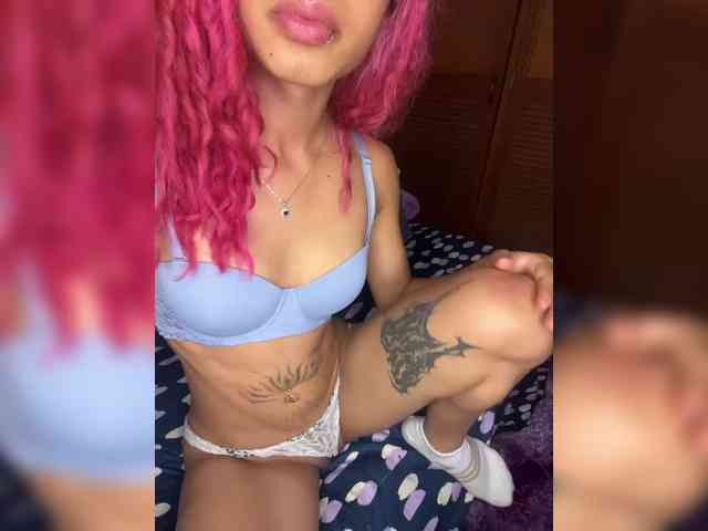 LilTrixxxi webcam