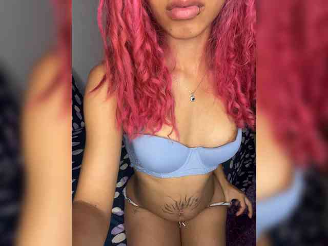 LilTrixxxi webcam