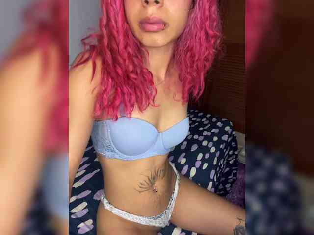 LilTrixxxi webcam