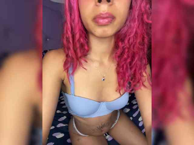 LilTrixxxi webcam