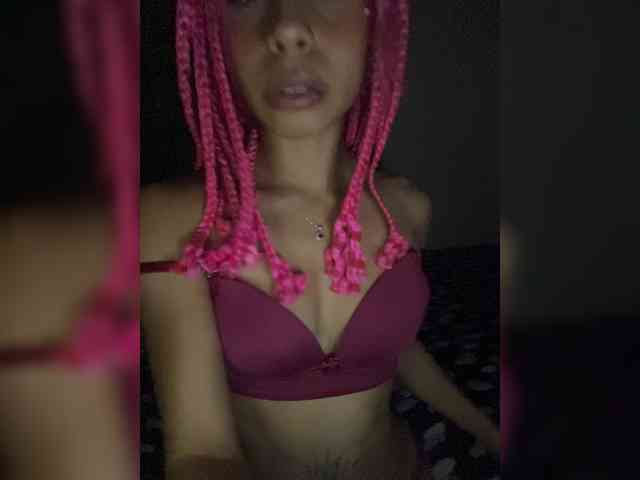 LilTrixxxi webcam