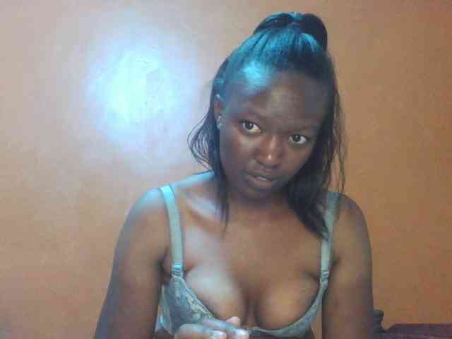 SexyTrina webcam