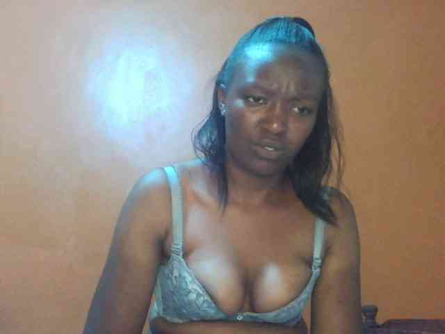 SexyTrina webcam