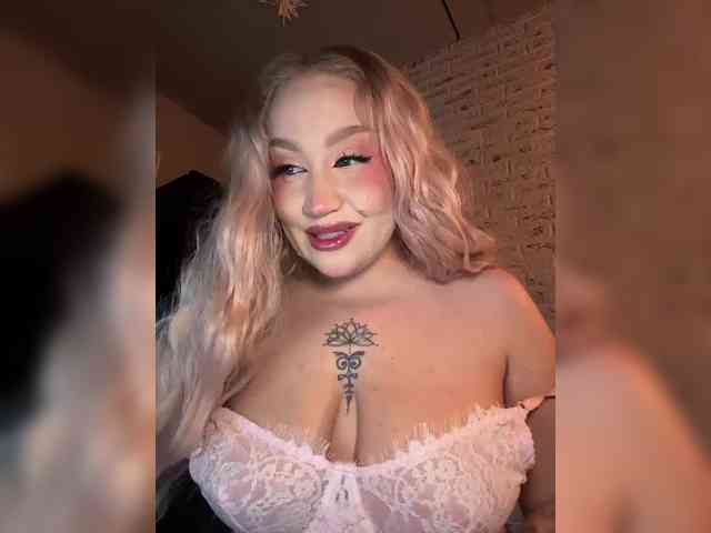 GlamorousBlonde webcam