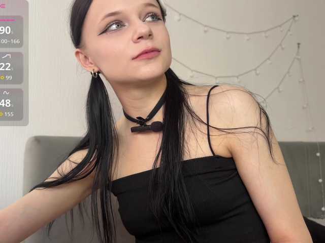 meowcha live cam on BongaCams