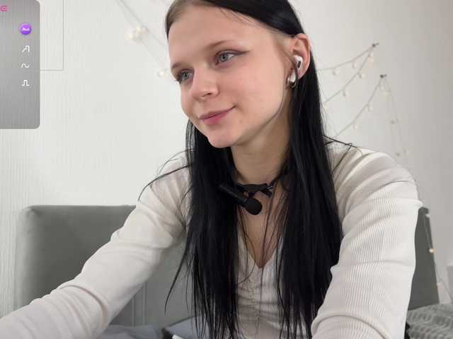 meowcha's BongaCams show and profile