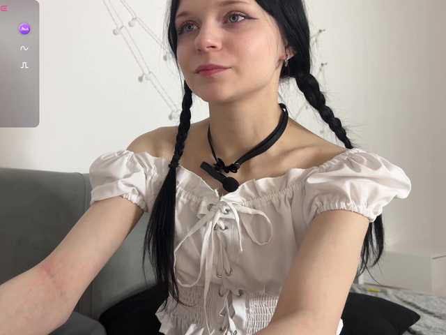 le modèle meowcha est en webcam porno dans un show sur le site bongacams, il possède les tags suivants: White/Caucasian,Brunette,Shaved