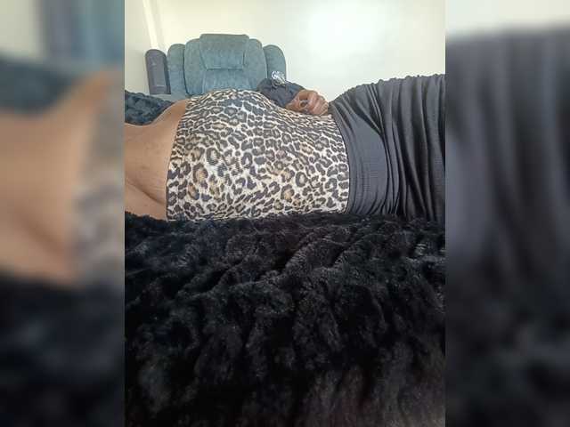 Cecillia-Essie Live Cam on BongaCams