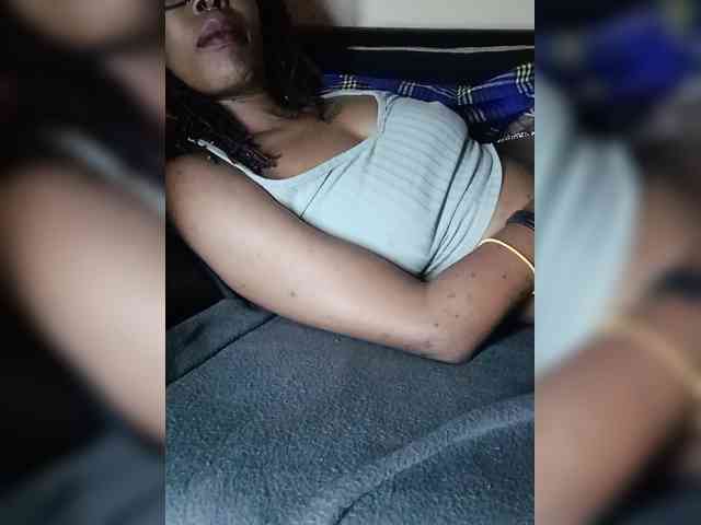 Cecillia-Essie webcam