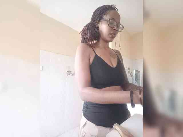 Cecillia-Essie webcam