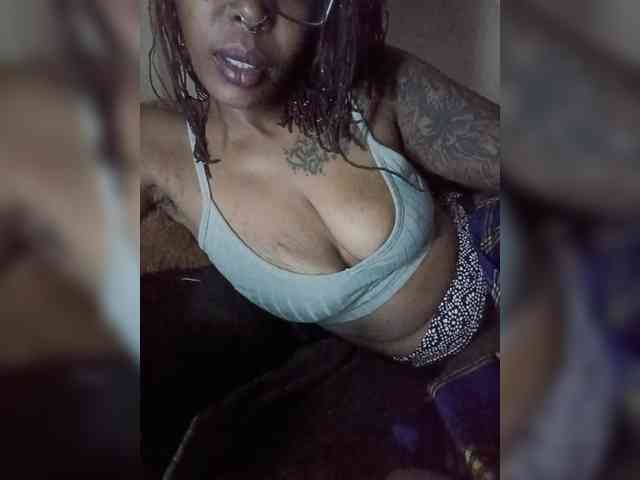 Cecillia-Essie webcam
