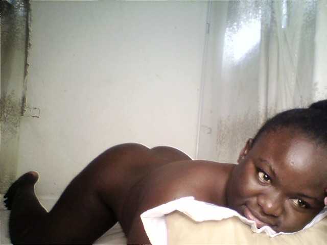 Blackgally233 live cam on BongaCams
