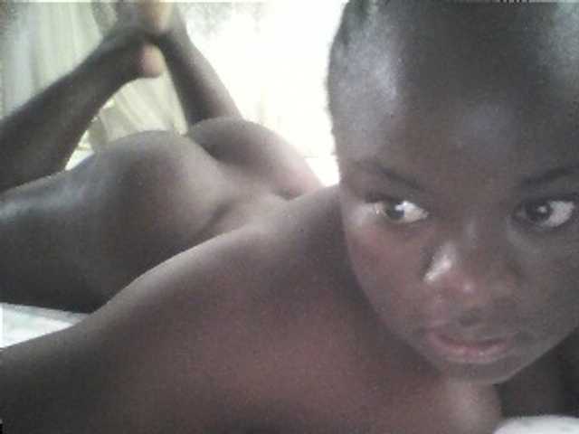 Blackgally233 live cam on BongaCams