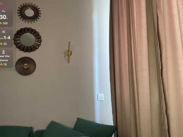 RebeGoldNoir live cam on BongaCams
