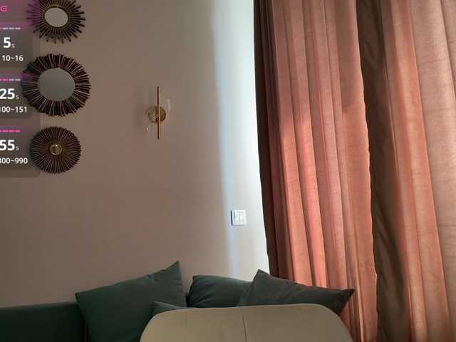 RebeGoldNoir live cam on BongaCams