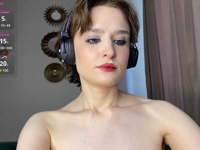 RebeGoldNoir live cam on BongaCams