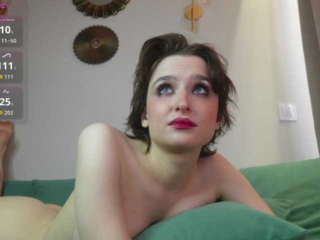 RebeGoldNoir live cam on BongaCams