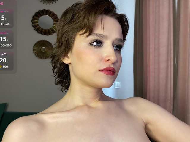 RebeGoldNoir live cam on BongaCams