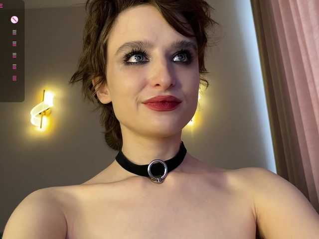 RebeGoldNoir live cam on BongaCams