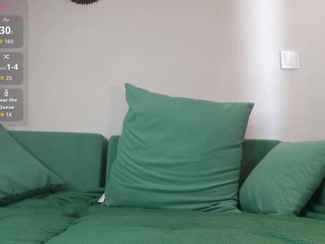 RebeGoldNoir live cam on BongaCams