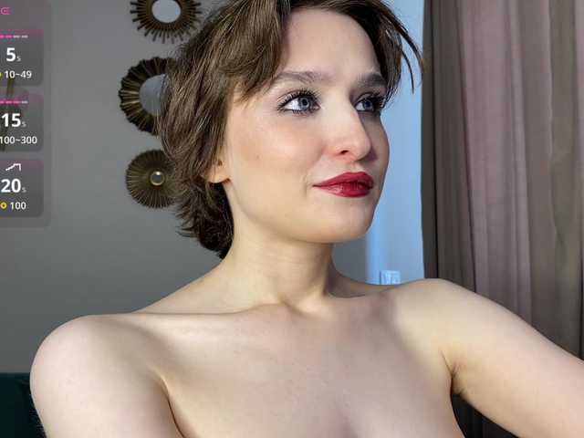 RebeGoldNoir live cam on BongaCams