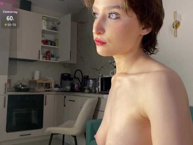 RebeGoldNoir live cam on BongaCams